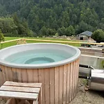 Freundliche 2-zimmer-erdgeschosswohnung Mit Garten In Seeberg Sonntag