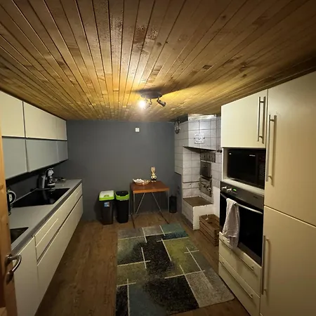 Freundliche 2-zimmer-erdgeschosswohnung Mit Garten In Seeberg
