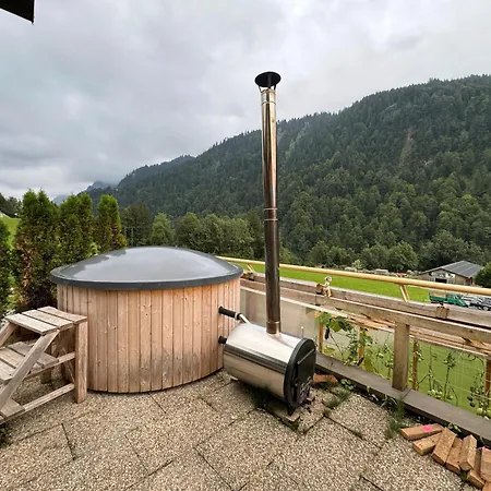 Freundliche 2-zimmer-erdgeschosswohnung Mit Garten In Seeberg